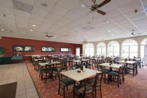 фото отеля Quality Suites Near Orange County Convention Center