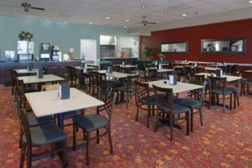 фото отеля Quality Suites Near Orange County Convention Center