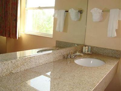 фото отеля Quality Suites Near Orange County Convention Center