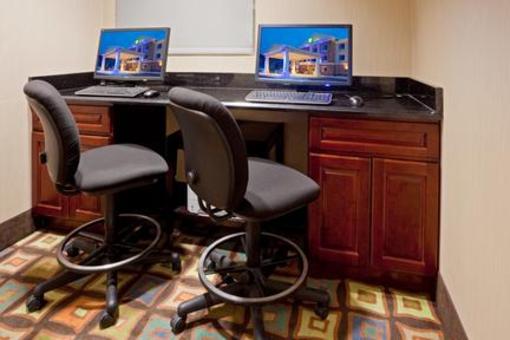 фото отеля Holiday Inn Express Hotel & Suites West Coxsackie