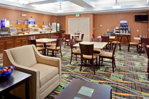 фото отеля Holiday Inn Express Hotel & Suites West Coxsackie