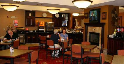 фото отеля Hampton Inn Maple Grove