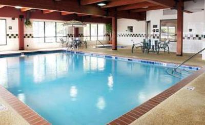фото отеля Hampton Inn Maple Grove
