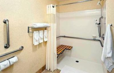 фото отеля Hampton Inn Maple Grove
