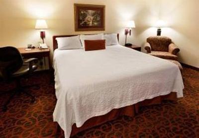 фото отеля Hampton Inn Maple Grove
