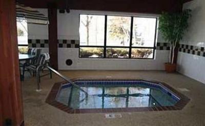 фото отеля Hampton Inn Maple Grove