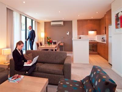 фото отеля Meriton Serviced Apartments Parramatta