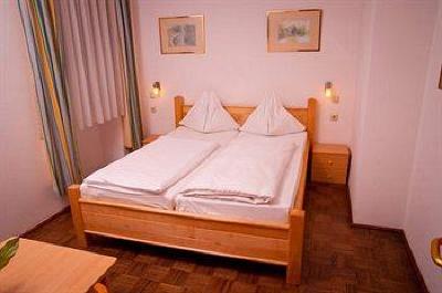 фото отеля Hotel Strasser
