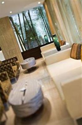 фото отеля Le Grand Hotel Cannes