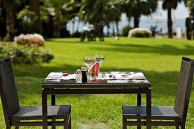 фото отеля Le Grand Hotel Cannes