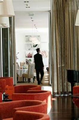 фото отеля Le Grand Hotel Cannes