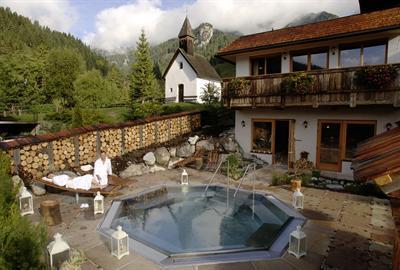 фото отеля Almwellnesshotel Tuffbad Sankt Lorenzen im Lesachtal
