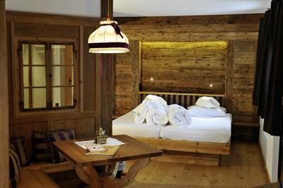 фото отеля Almwellnesshotel Tuffbad Sankt Lorenzen im Lesachtal