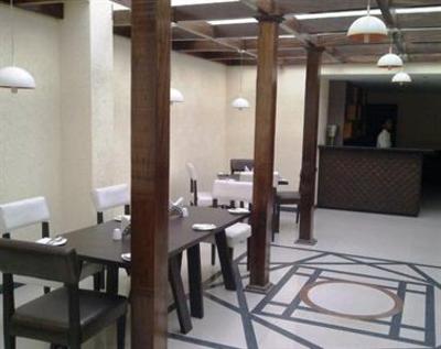 фото отеля Airport Summit Hotel And Spa