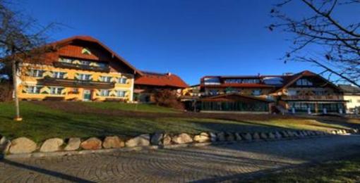 фото отеля Gut Kirchbichl Bed & Breakfast Hallwang