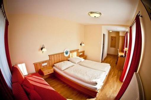 фото отеля Gut Kirchbichl Bed & Breakfast Hallwang