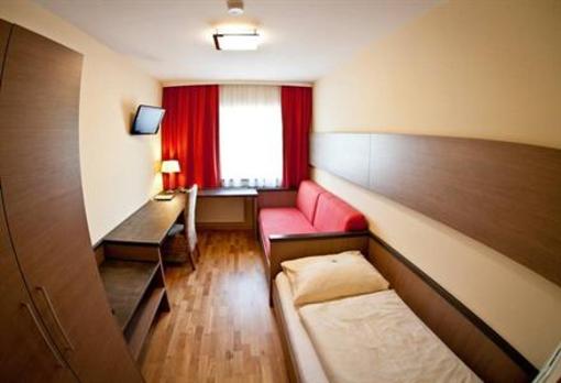 фото отеля Gut Kirchbichl Bed & Breakfast Hallwang