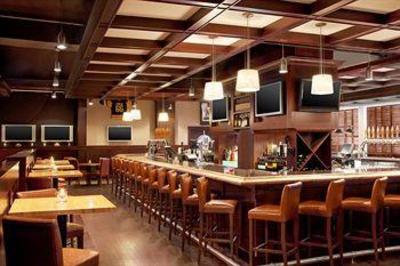 фото отеля Four Points by Sheraton Victoria Gateway