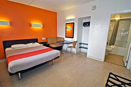 фото отеля Motel 6 Chicago West Villa Park (Illinois)