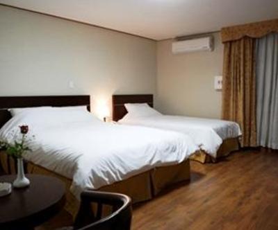 фото отеля Yes Hotel