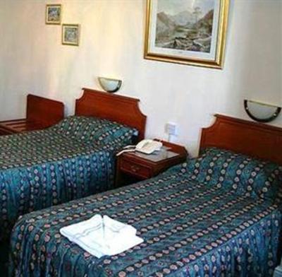 фото отеля Courtlands Hotel
