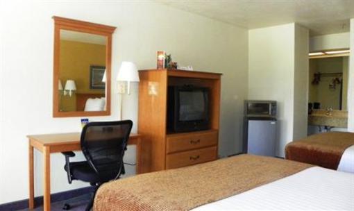 фото отеля BEST WESTERN Sawmill Inn