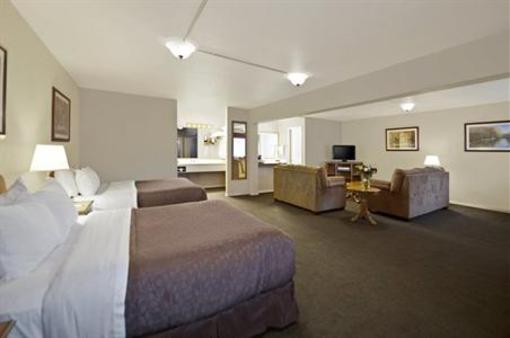 фото отеля Best Western Country Inn Fortuna