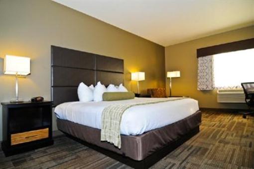 фото отеля BEST WESTERN Plus Night Watchman Inn & Suites
