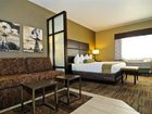фото отеля BEST WESTERN Plus Night Watchman Inn & Suites