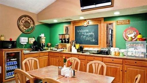фото отеля AmericInn Lodge & Suites Little Falls