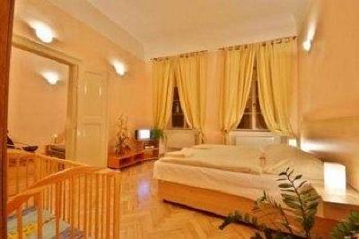 фото отеля Jerome U Zlate Podkovy Apparthouse Hotel Prague