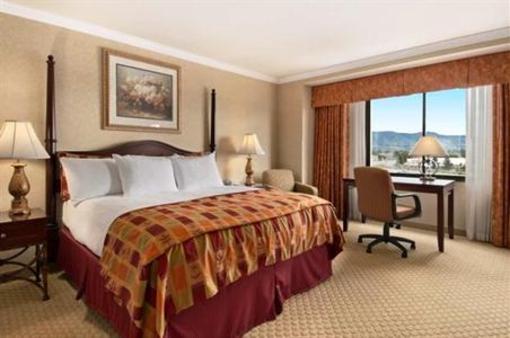 фото отеля Hilton Newark Fremont