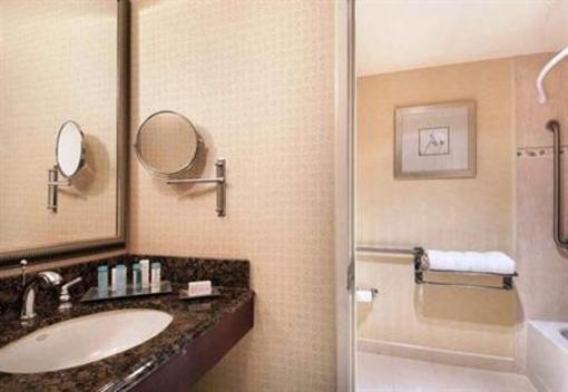 фото отеля Hilton Newark Fremont