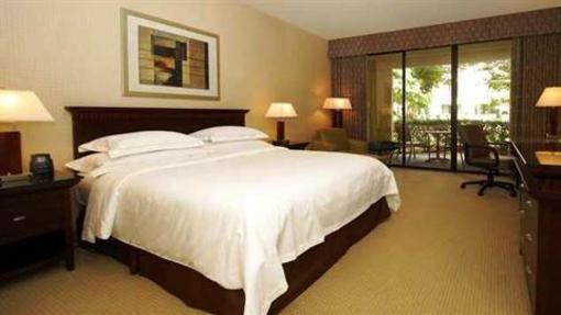 фото отеля Hilton Newark Fremont