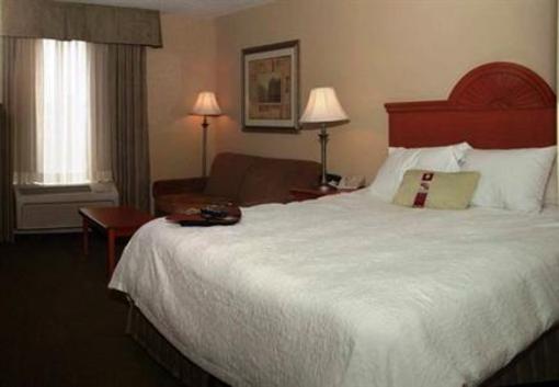 фото отеля Hampton Inn Heath-Newark