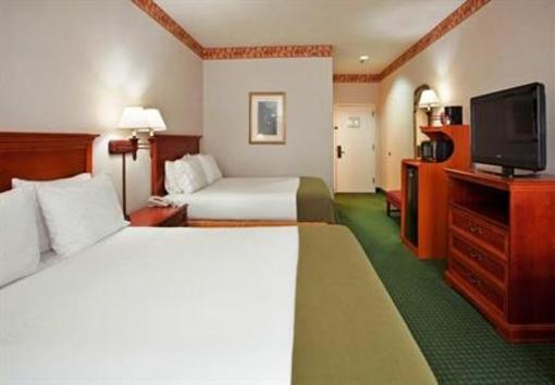 фото отеля Holiday Inn Express Batesville