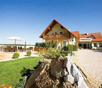 фото отеля Panoramahof Loipersdorf