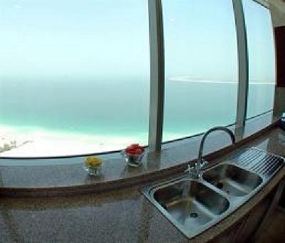 фото отеля Oasis Beach Tower Apartments