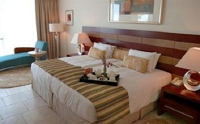 фото отеля Oasis Beach Tower Apartments