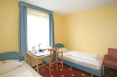 фото отеля Golden Leaf Hotel Perlach Allee Hof