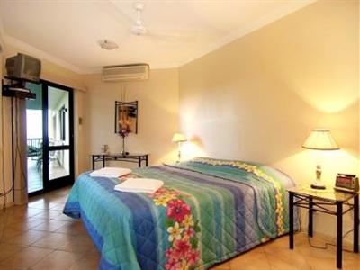 фото отеля Mediterranean Beachfront Apartments Cairns