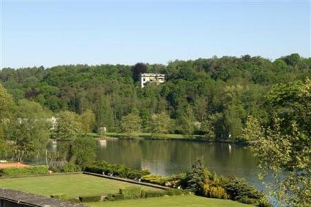 фото отеля Chateau Du Lac Hotel