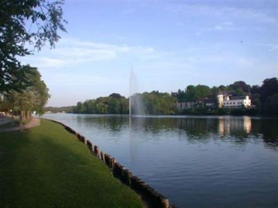 фото отеля Chateau Du Lac Hotel