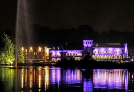 фото отеля Chateau Du Lac Hotel