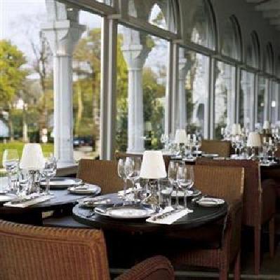 фото отеля Chateau Du Lac Hotel