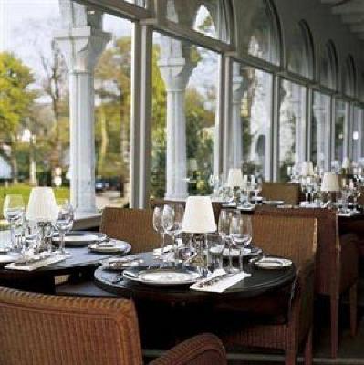 фото отеля Chateau Du Lac Hotel