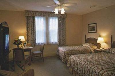 фото отеля Harrison Hot Springs Resort & Spa