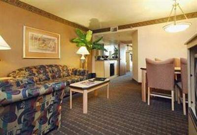 фото отеля Embassy Suites Convention Center Las Vegas