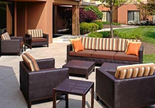 фото отеля Courtyard by Marriott Cleveland Airport/North