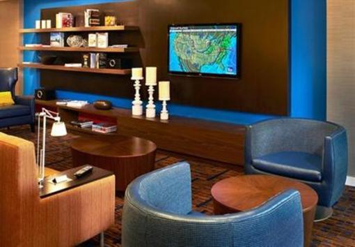 фото отеля Courtyard by Marriott Cleveland Airport/North